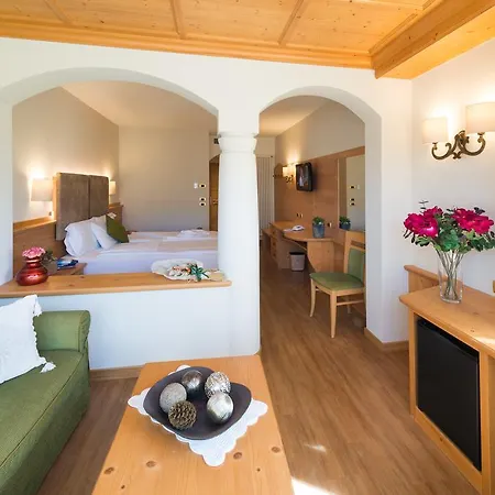 Ambassador Hotel 4*