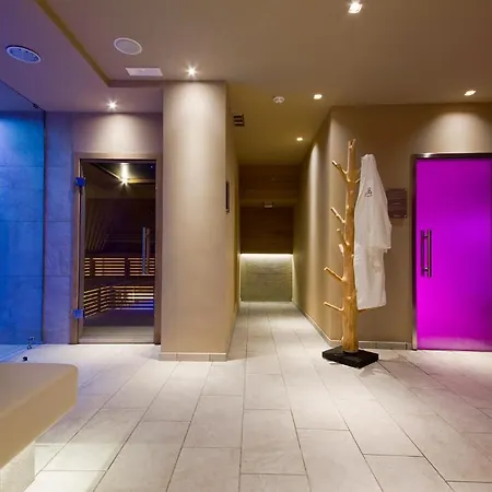 Ambassador Hotel 4*